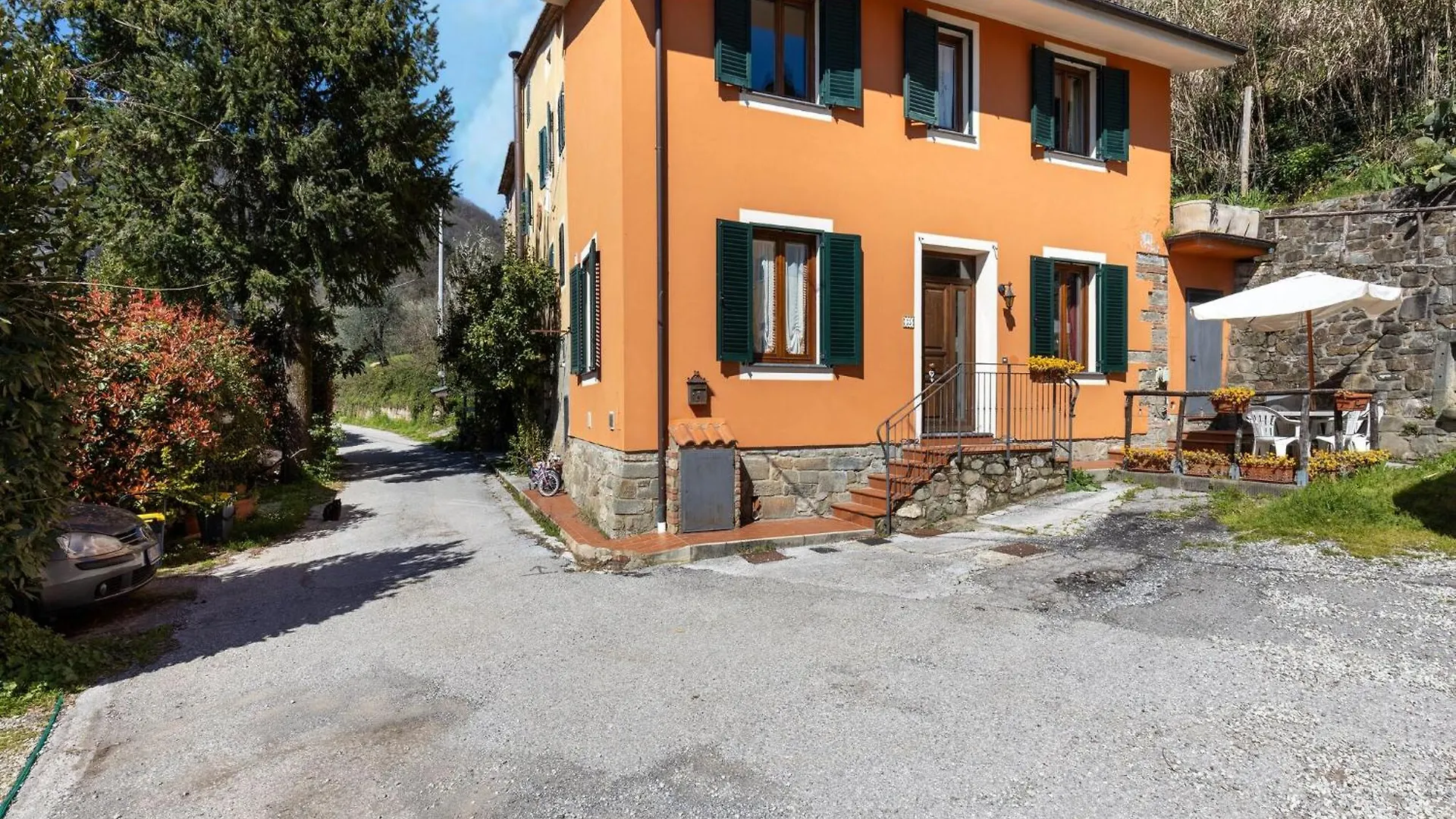 Cozy House In The Heart Of Tuscany contacts